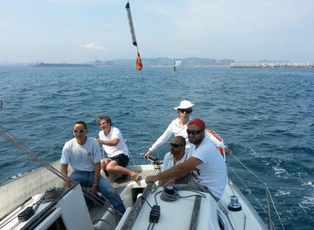 disfruta del mar entre amigos